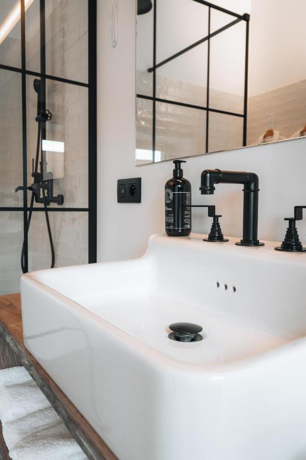 Indrani Lodge Loupoigne エクステリア 写真