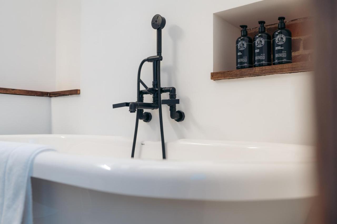 Indrani Lodge Loupoigne エクステリア 写真