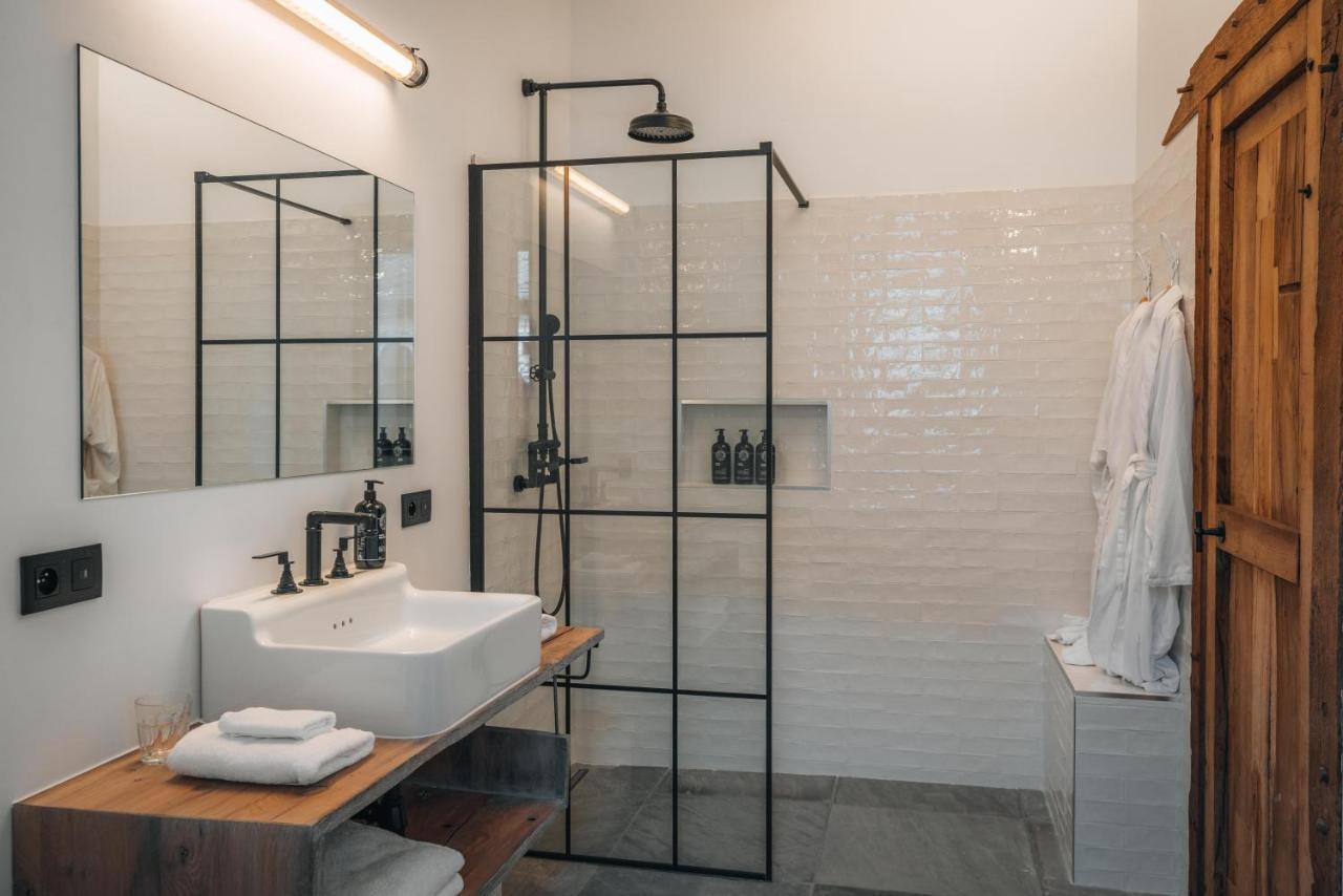 Indrani Lodge Loupoigne エクステリア 写真